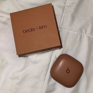 beats fit pro x kim k